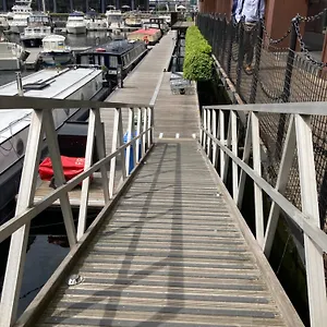 Entire Boat At St Katherine Docks 2 Available Select Using Options Botel