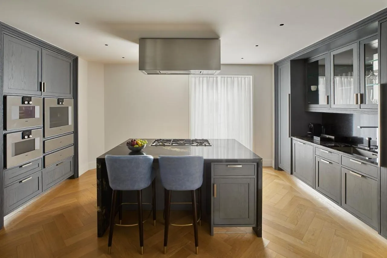 Four Seasons Hotel London At Tower Bridge Великобритания