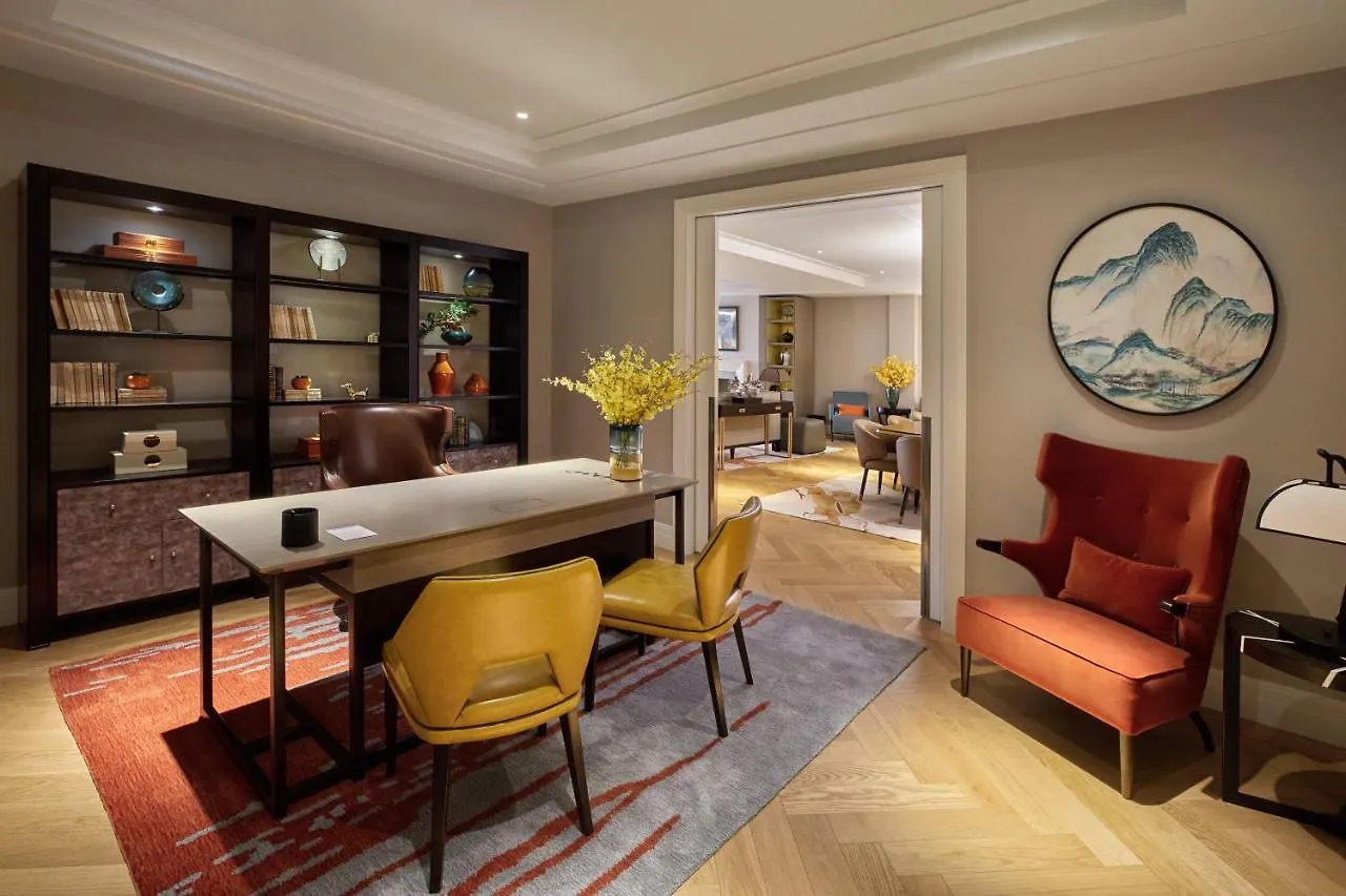 Four Seasons Hotel London At Tower Bridge