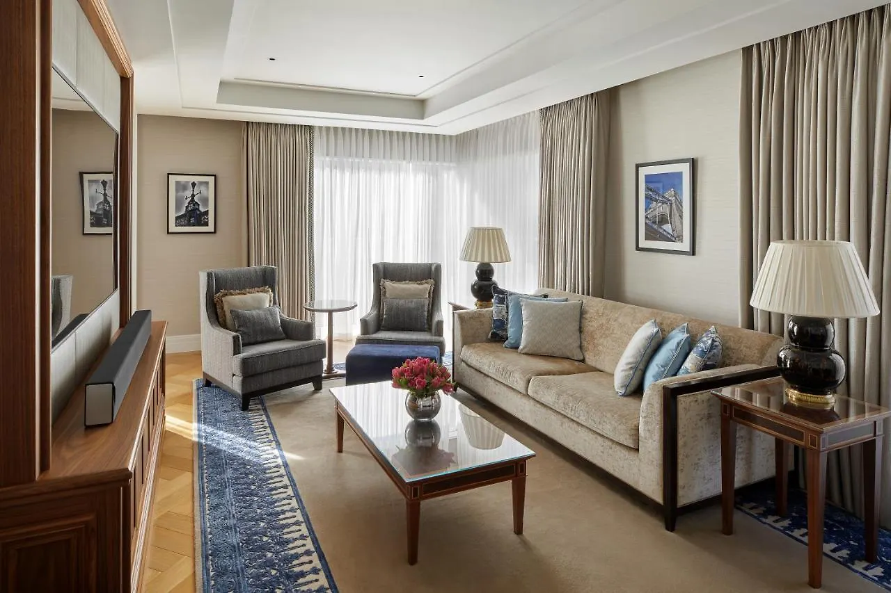 Four Seasons Hotel London At Tower Bridge