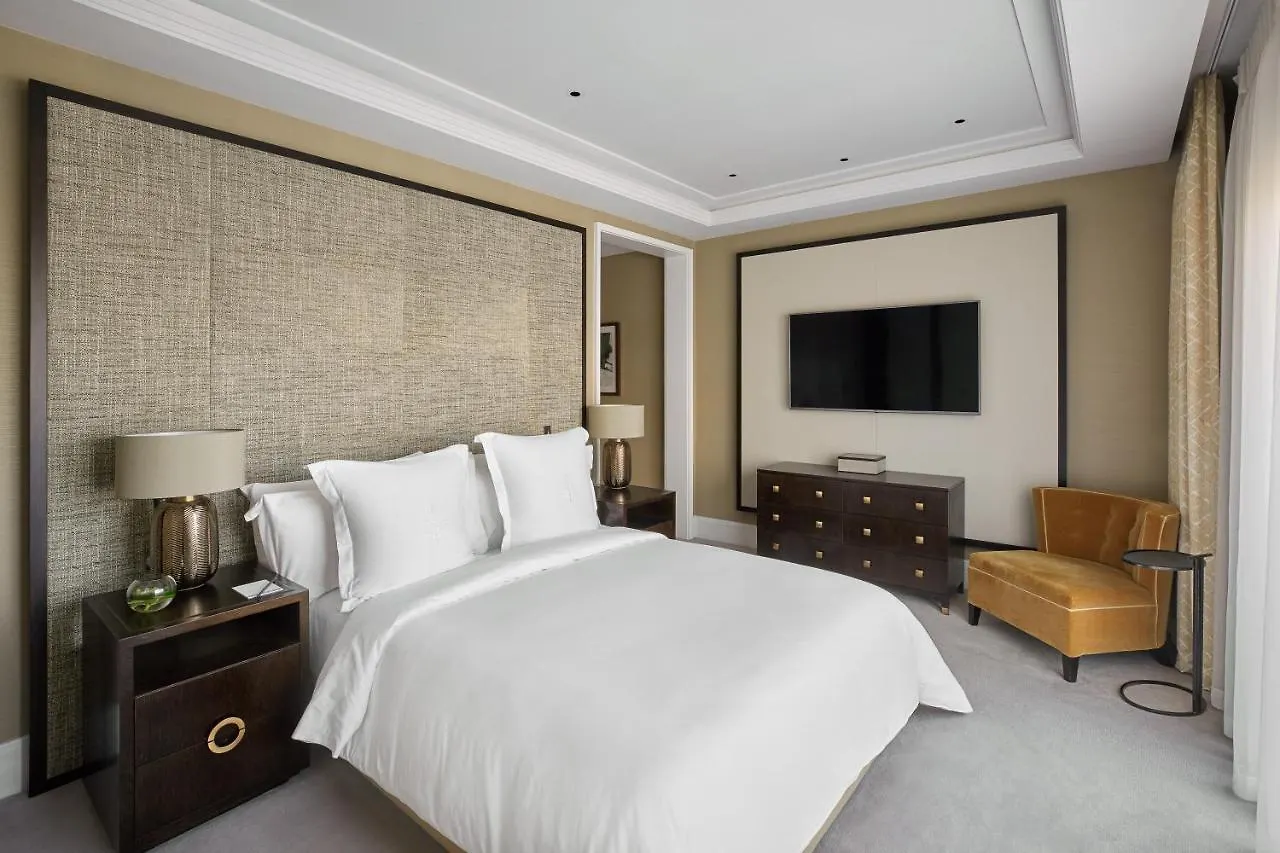 Four Seasons Hotel London At Tower Bridge 5*,