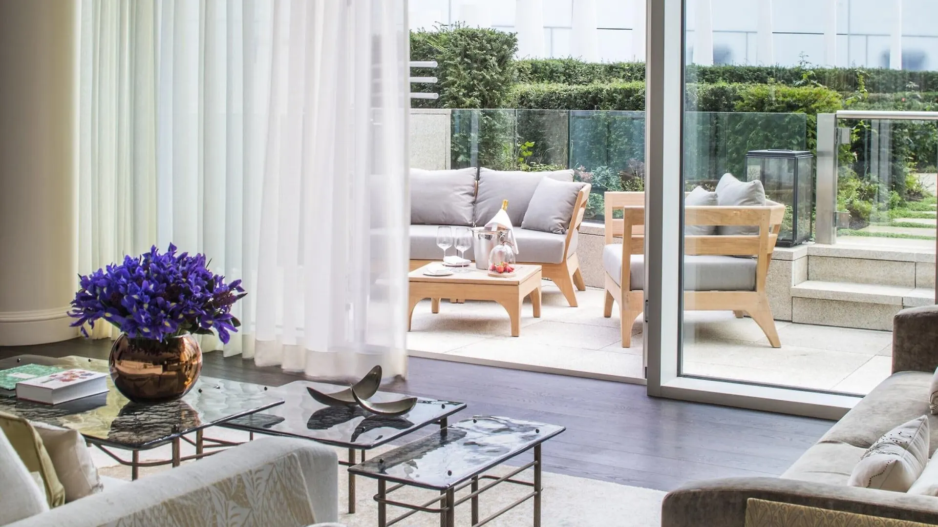 Four Seasons Hotel London At Tower Bridge 5*,  Великобритания