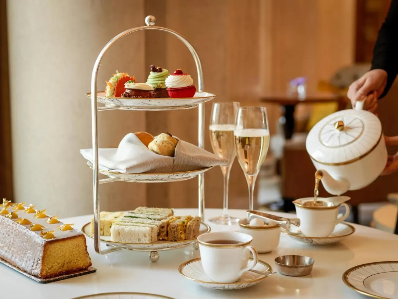 Four Seasons Hotel London At Tower Bridge
