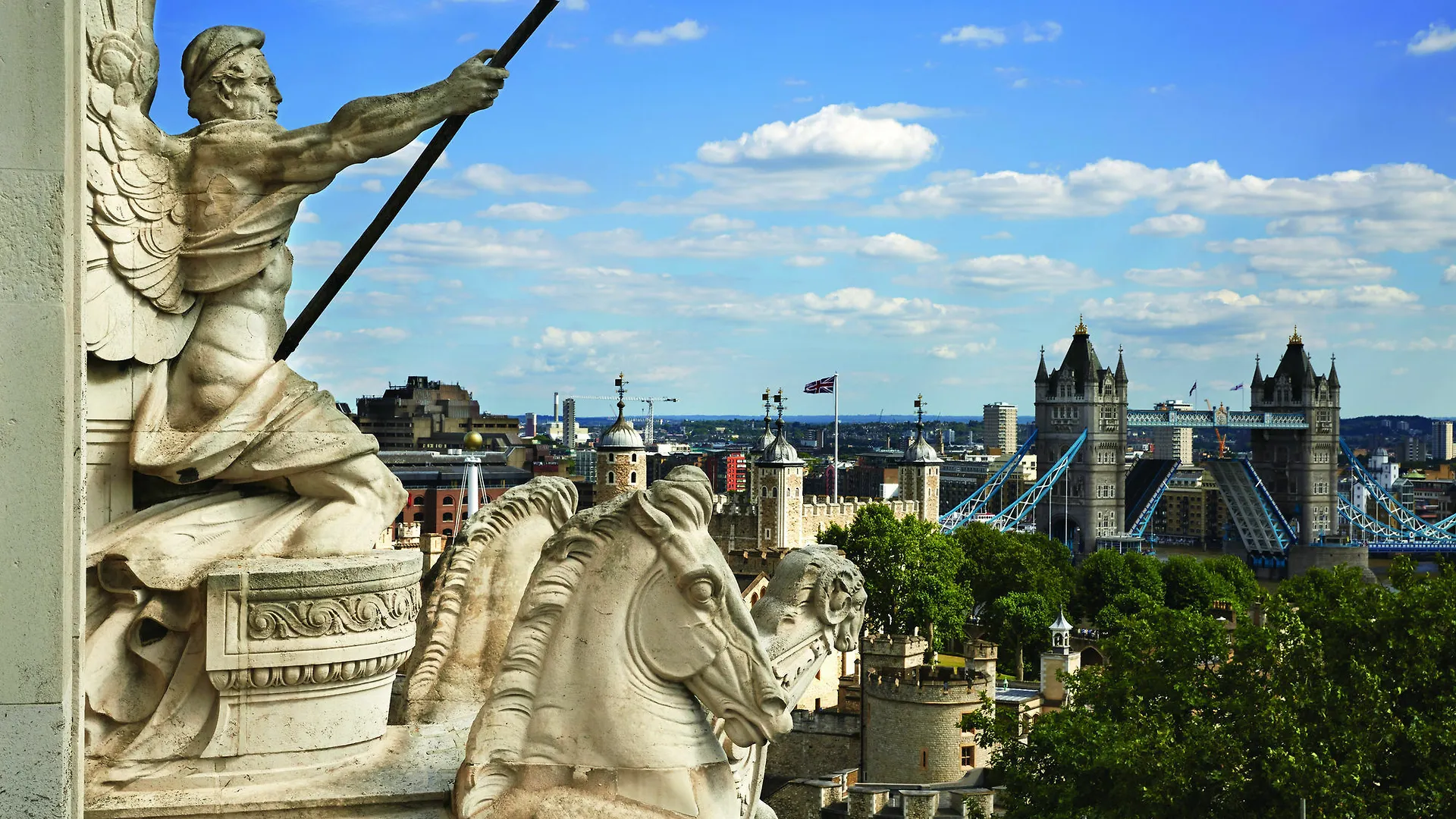 Four Seasons Hotel London At Tower Bridge 5*,